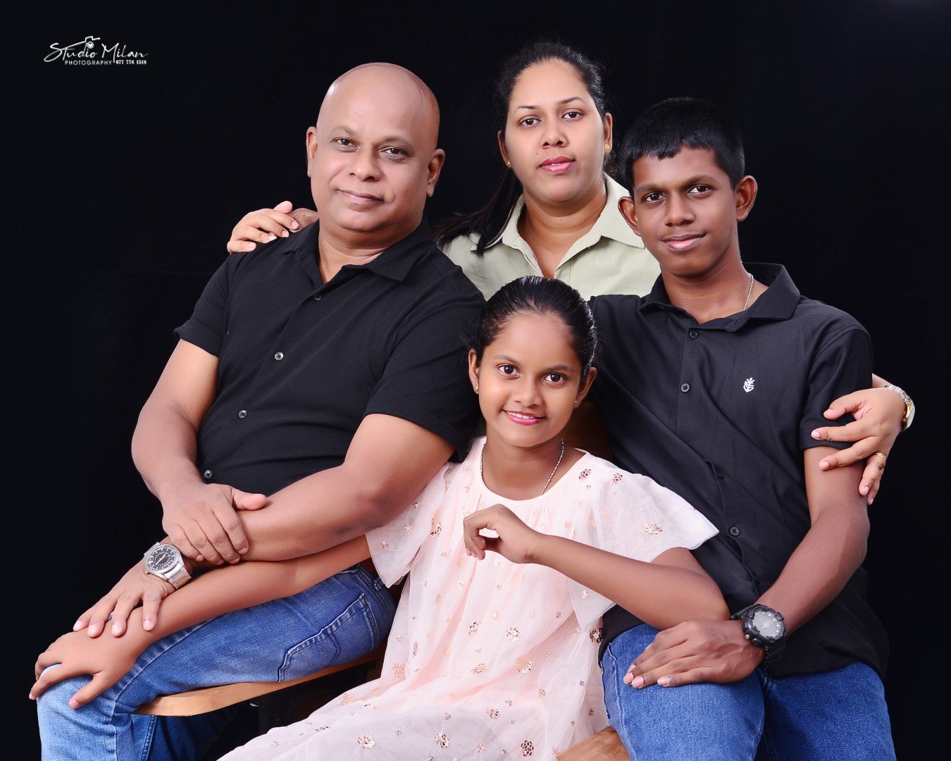 Family Photography in Sri Lanka – Heartfelt Portraits by Studio Milan